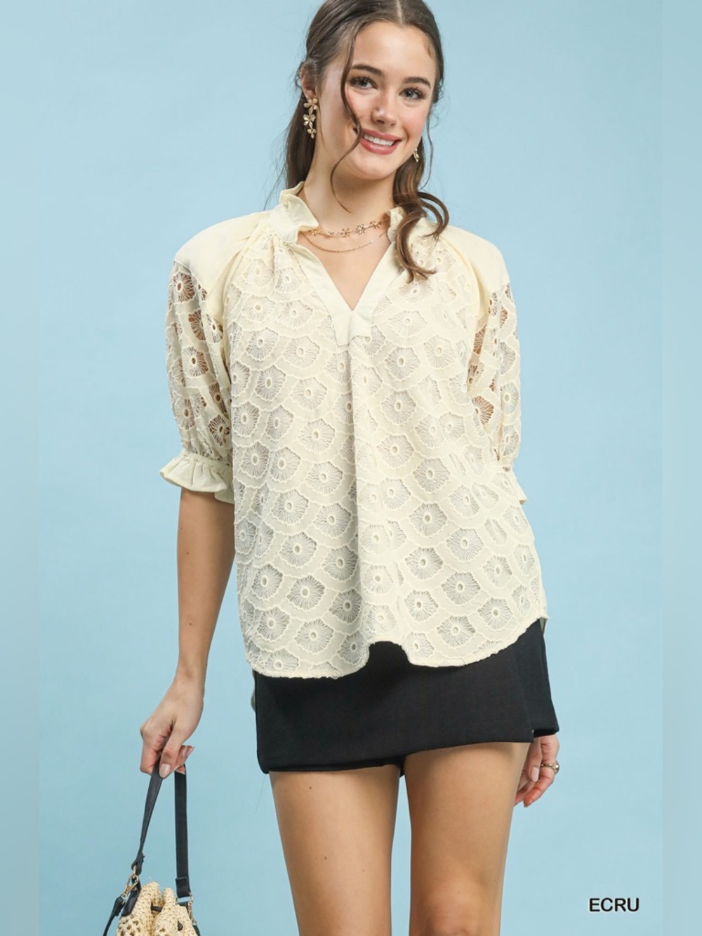 Umgee Linen V-Neck Lace Puff Sleeve Top